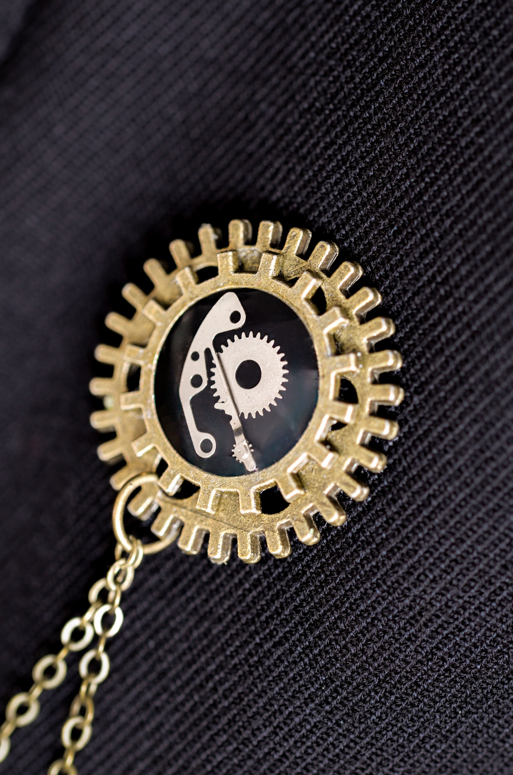 Autumn Gear Lapel Chain