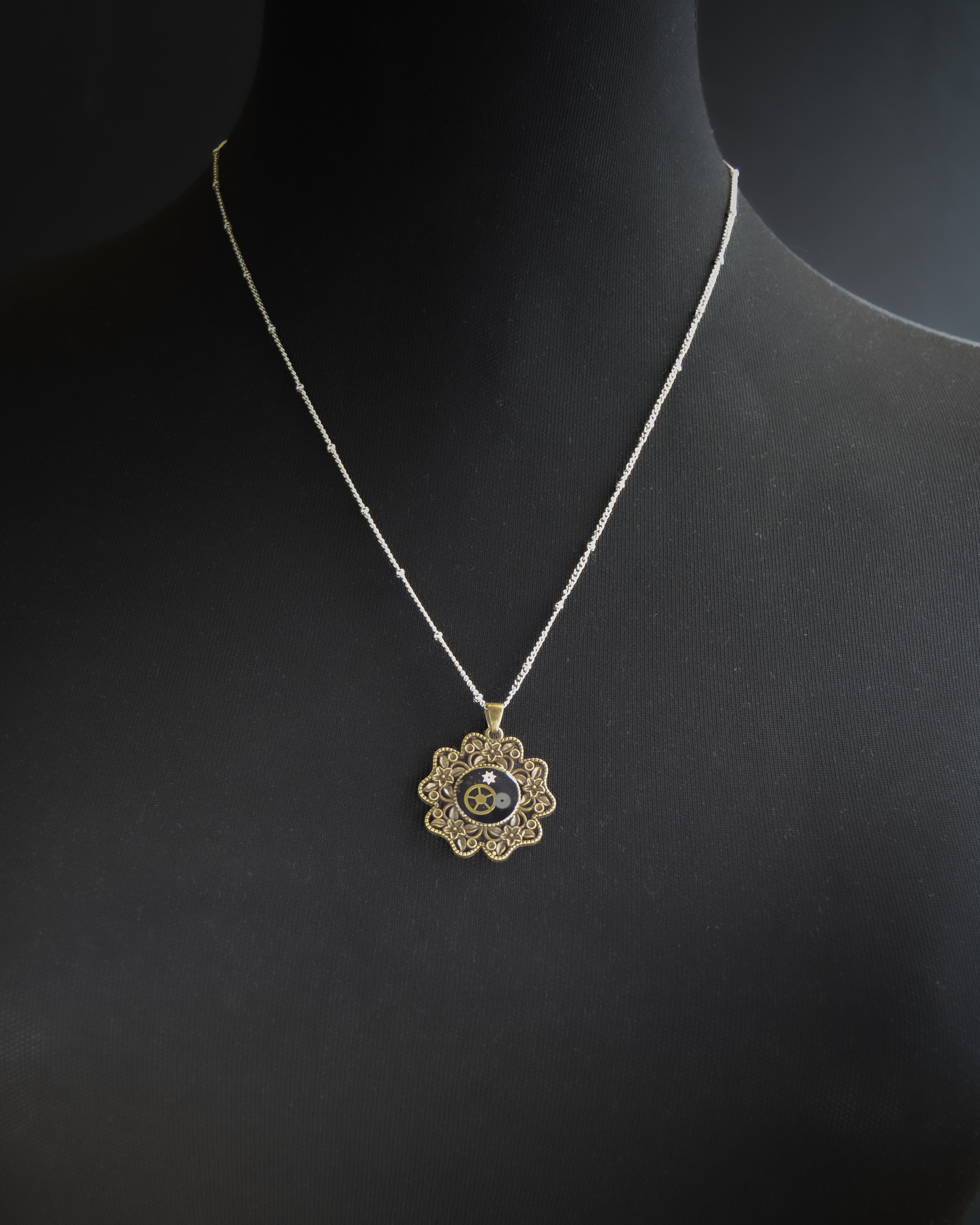 Colier Filigree Flower
