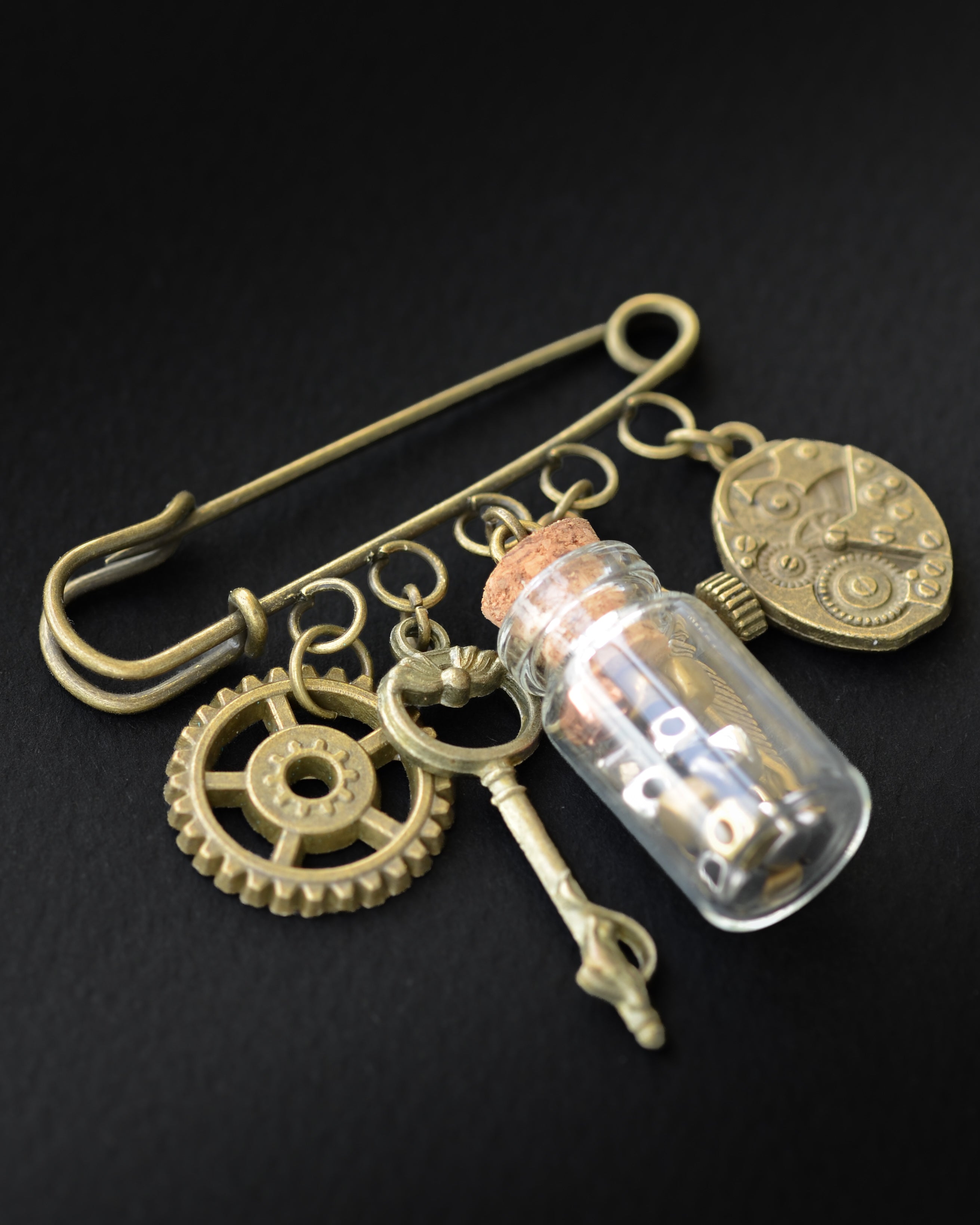 Wanderer's Charm Brooch