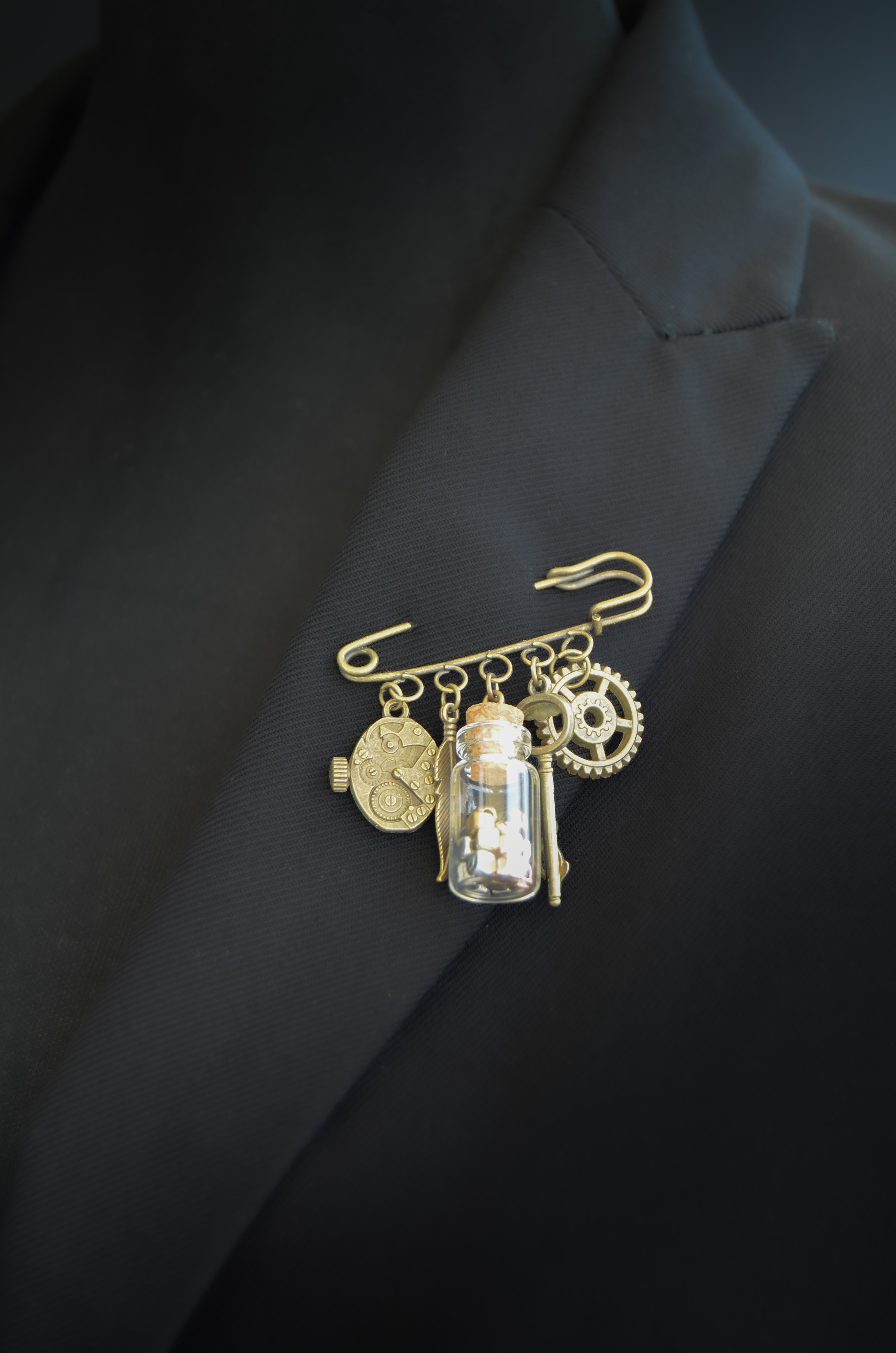 Wanderer's Charm Brooch